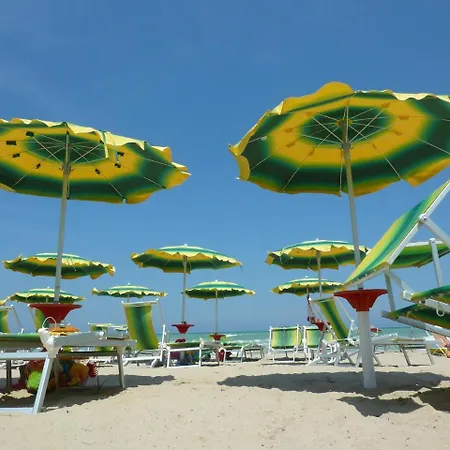 Edera Silvi Vacanza *